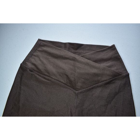 Offline by Aerie High Rise Crossover Waist Bike Shorts Brown Shine 7" Medium - Picture 2 of 5